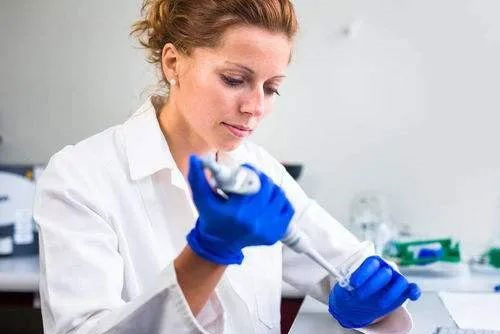 實(shí)驗(yàn)室安全及防護(hù)知識及其常識(圖4) 實(shí)驗(yàn)室安全及防護(hù)知識及其常識(圖4)